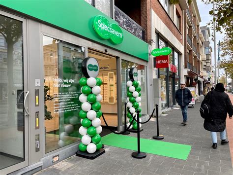 specsavers aktie